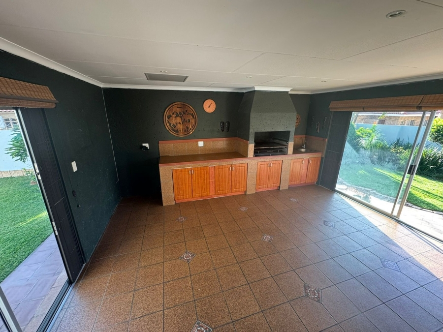 3 Bedroom Property for Sale in Safari Gardens North West